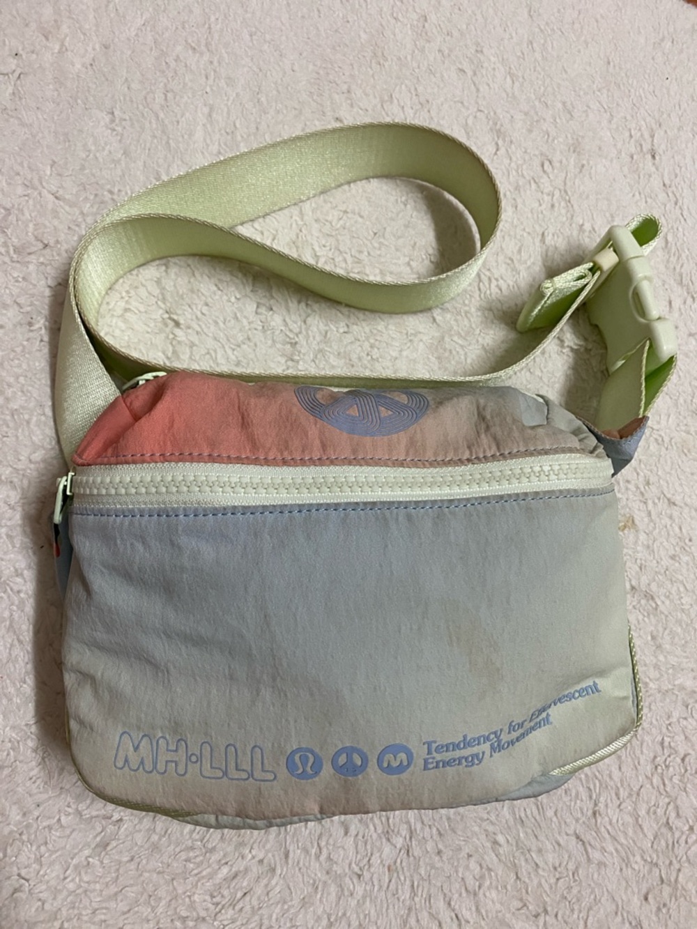 ❤️ Lululemon x Mad Happy Exclusive Limited Edition Clean Lines Belt Bag